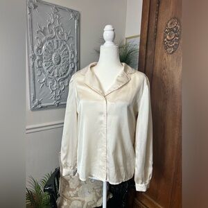 Trendyol satin like blouse